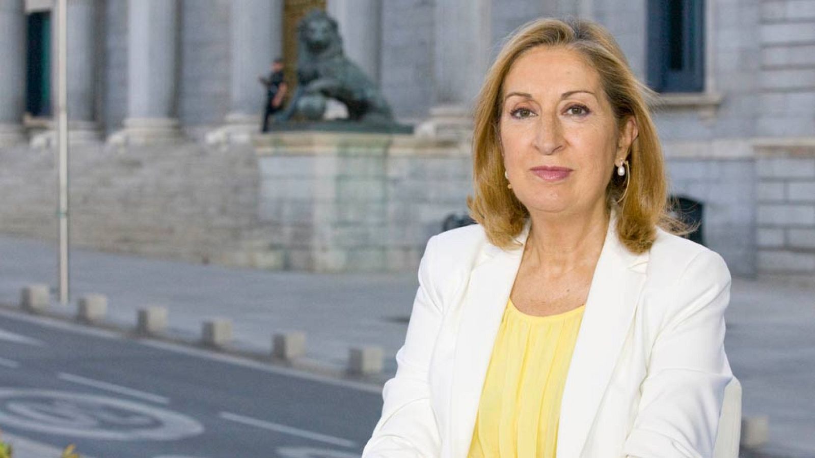 Pastor cree que no se cuestiona a Rajoy en el PP tras la propuesta de Soria: "Es el líder indiscutible" - Los desayunos | Ver