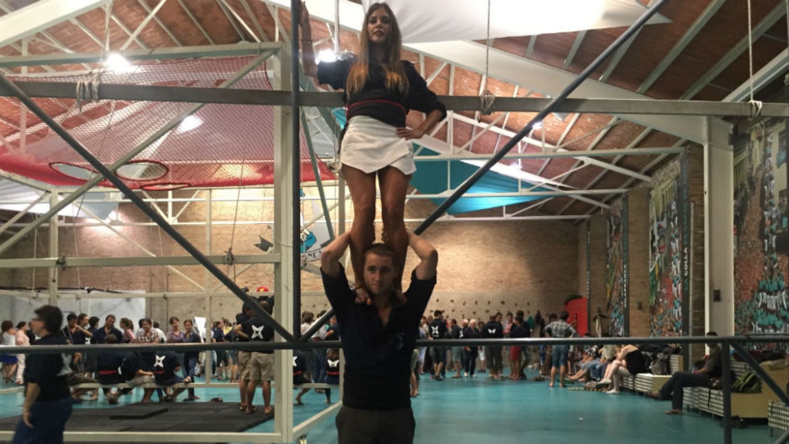 Adopta a Marta: a hombros de un casteller