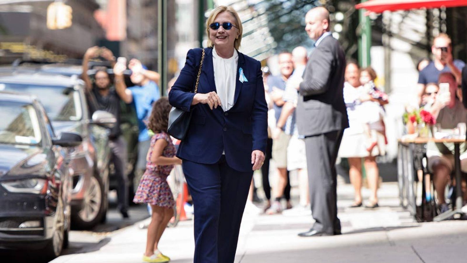 Diagnostican a Hillary Clinton con neumonía tras el vahído sufrido en Nueva York | Ver