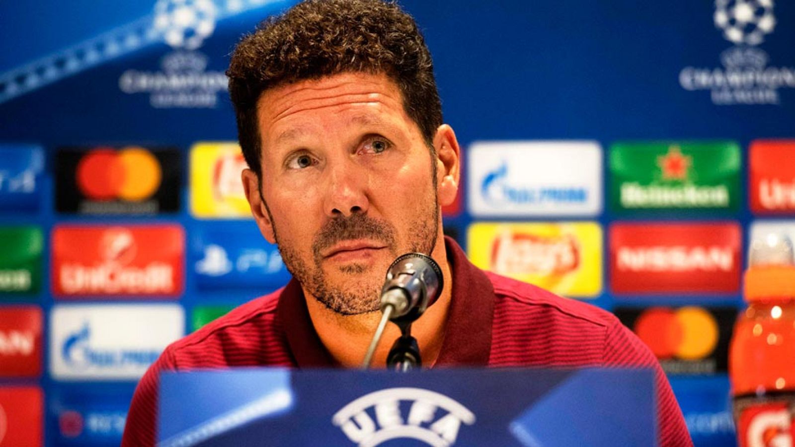 Simeone no da pistas del once ante el PSV | Ver