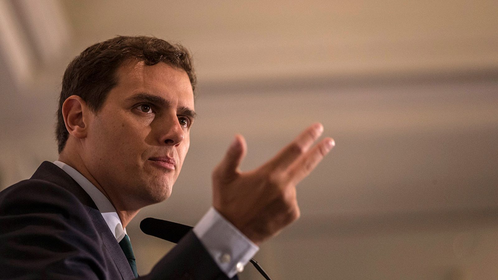 Los partidos reclaman la dimisión de Rita Barberá tras abrirle el Supremo causa por blanqueo