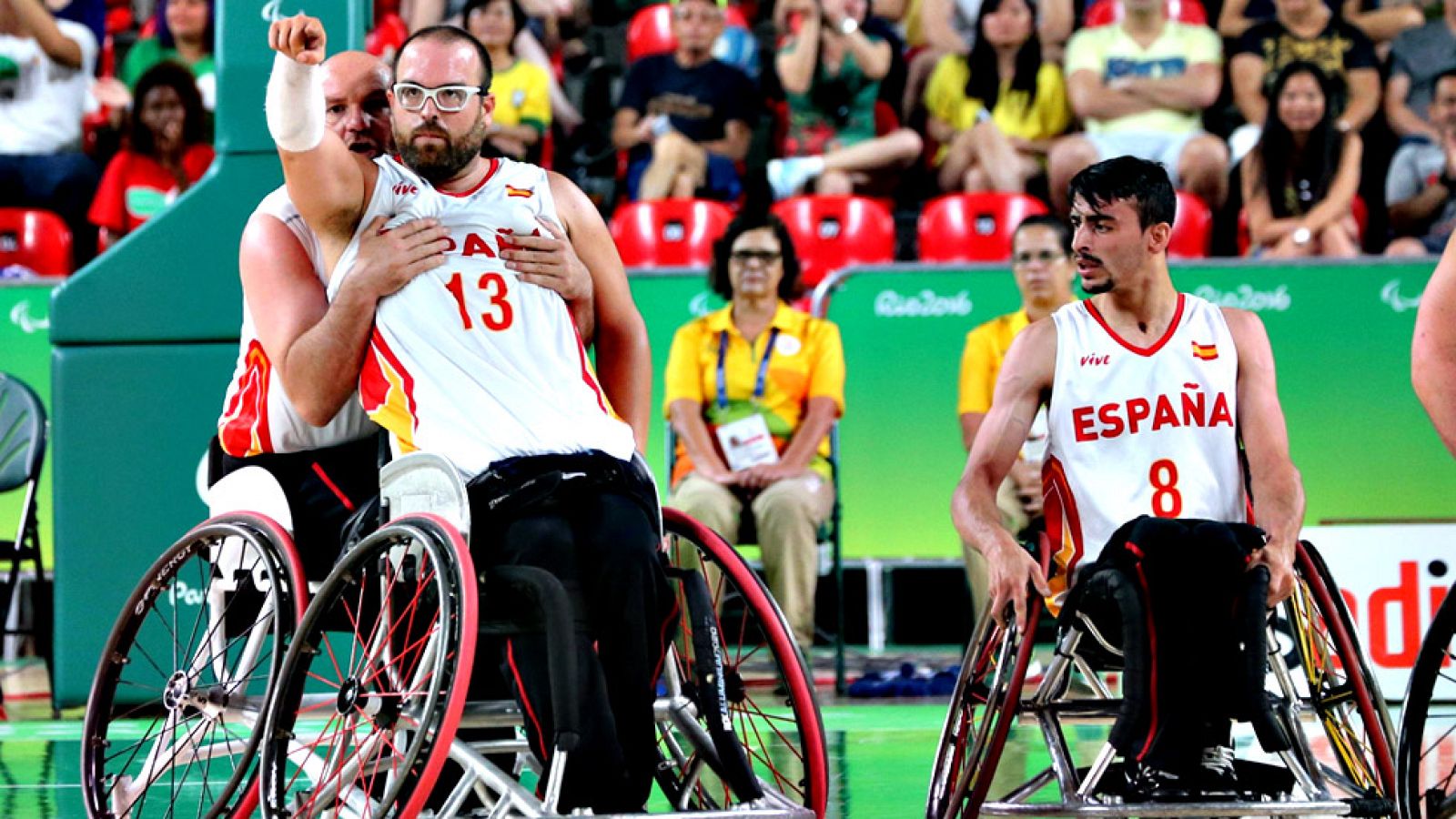 La selección española de baloncesto en silla de ruedas se clasificó para las semifinales de los Juegos Paralímpicos de Río de Janeiro, al imponerse a Alemania (70-66) en el Arena Olímpico, en un partido en el que no logró ponerse por delante en el ma