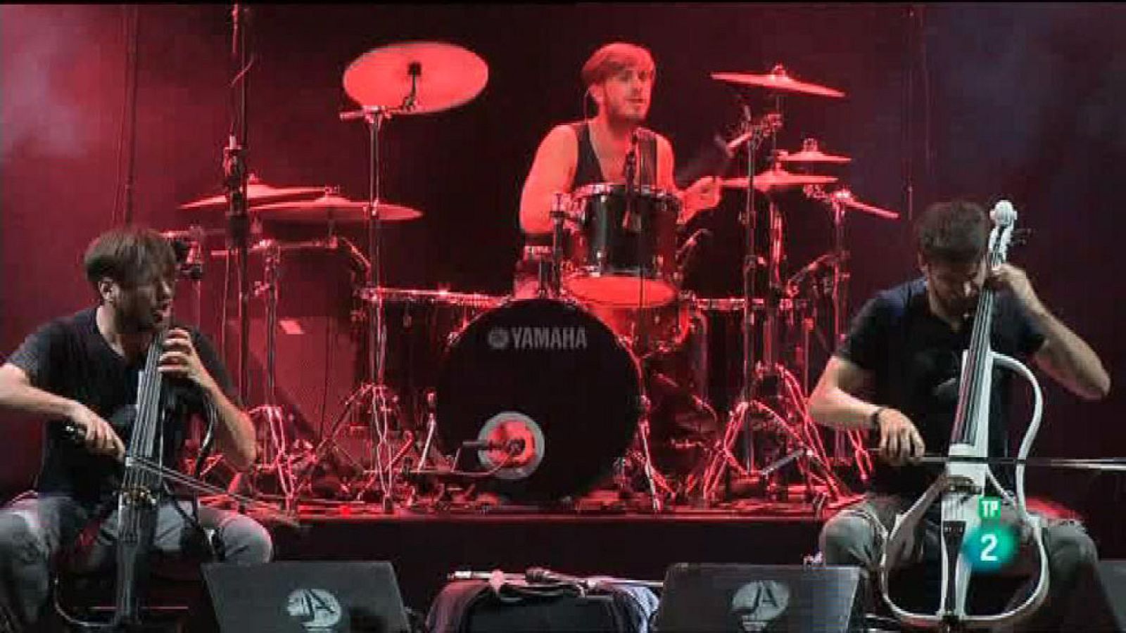 Atención obras - 2Cellos