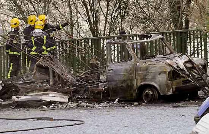 ETA atenta contra la sede de EITB en Bilbao
