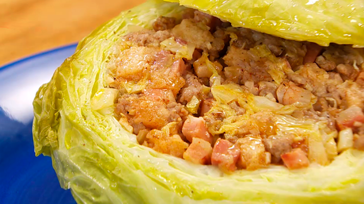 RTVE Cocina - Receta de pierna de cordero con oporto, pasas y piñones