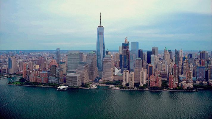 Telediario 1 - Un malagueño bordea la isla de Manhattan a nado