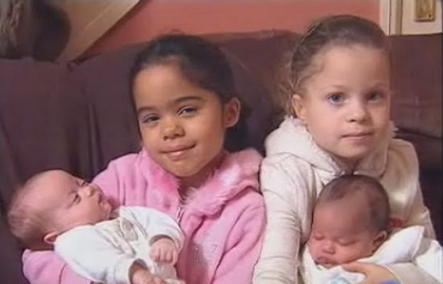  - Gemelas blanca y negra por dos