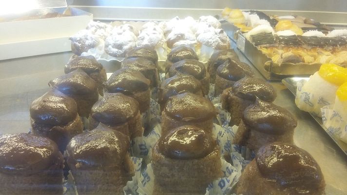 España Directo - Así se elaboran los piononos de Santa Fe