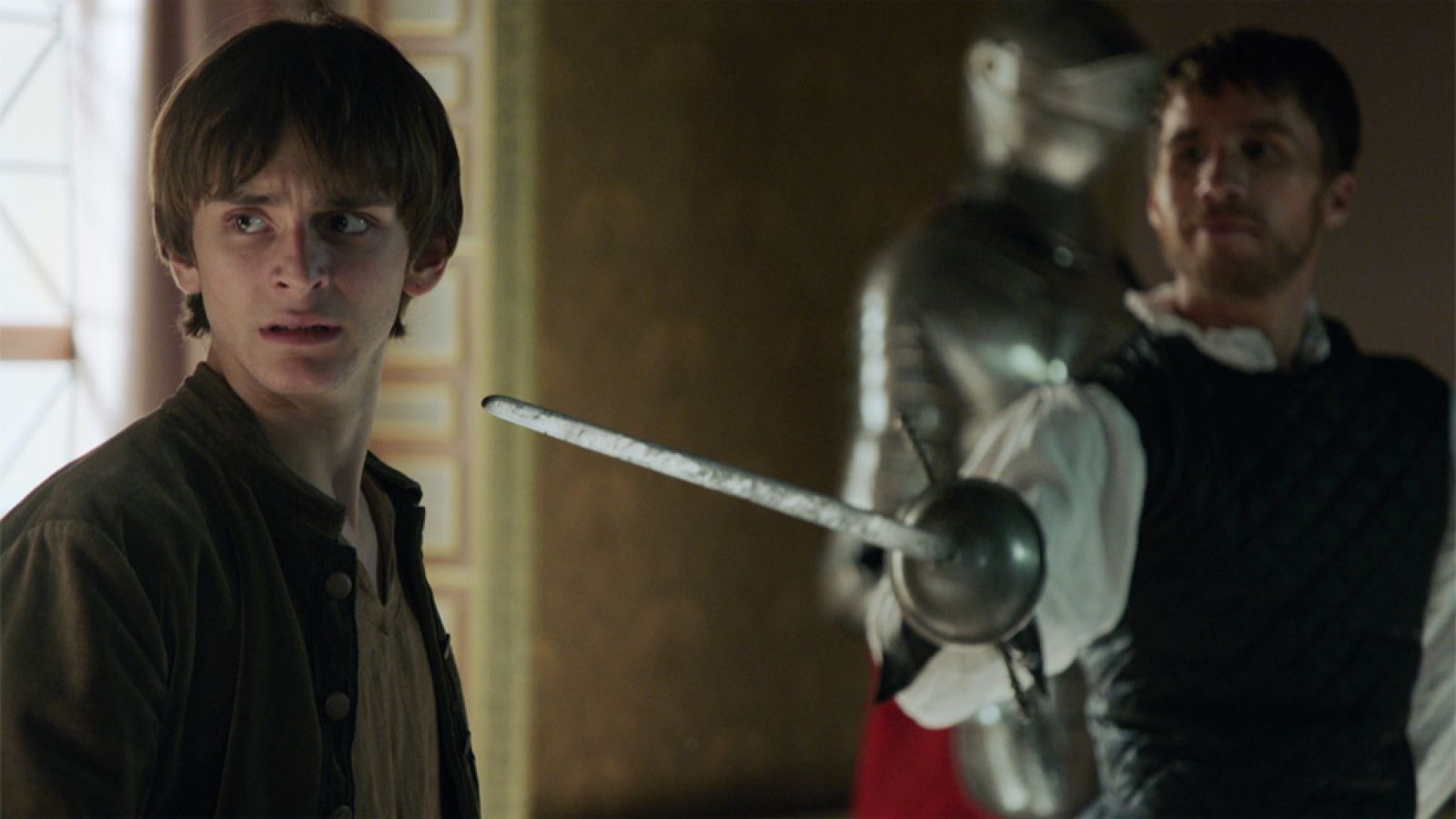 Águila Roja - Alonso se enfrenta al maestro de armas de la casa real