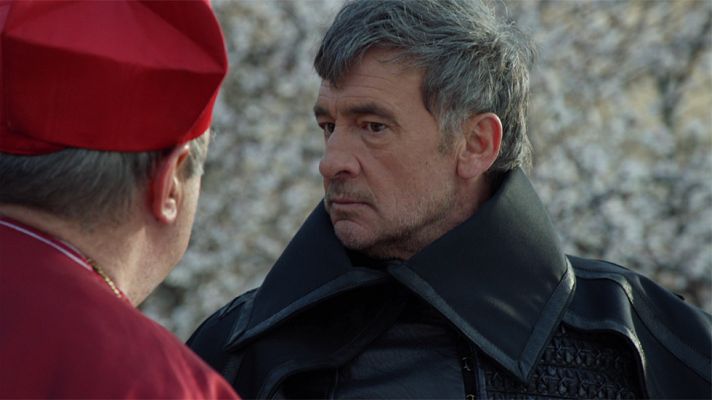 Águila Roja - Hernán intenta entrar en el Palacio Real por la fuerza