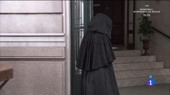 Acacias 38 - Alguien misterioso llega al barrio escondido bajo una capa