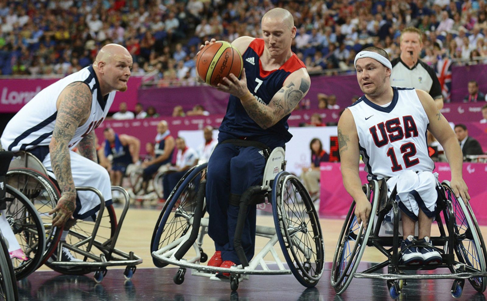 El paralímpico Bywater reta a los mejores triplistas de la Liga | Ver