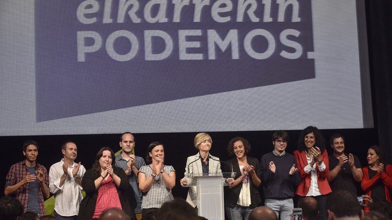 La candidata a lehendakari por Elkarrekin Podemos, Pilar Zabala, ha valorado muy positivamente los once esca�os conseguidos en las elecciones auton�micas vascas por su grupo pol�tico. "Tenemos gran fuerza, un gran �nimo, y miramos al futuro con esper