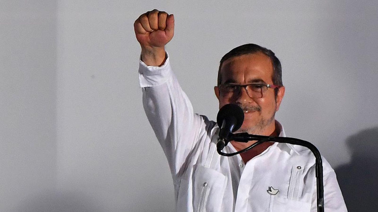 "Timochenko" pide perdón y asegura una "política sin armas"