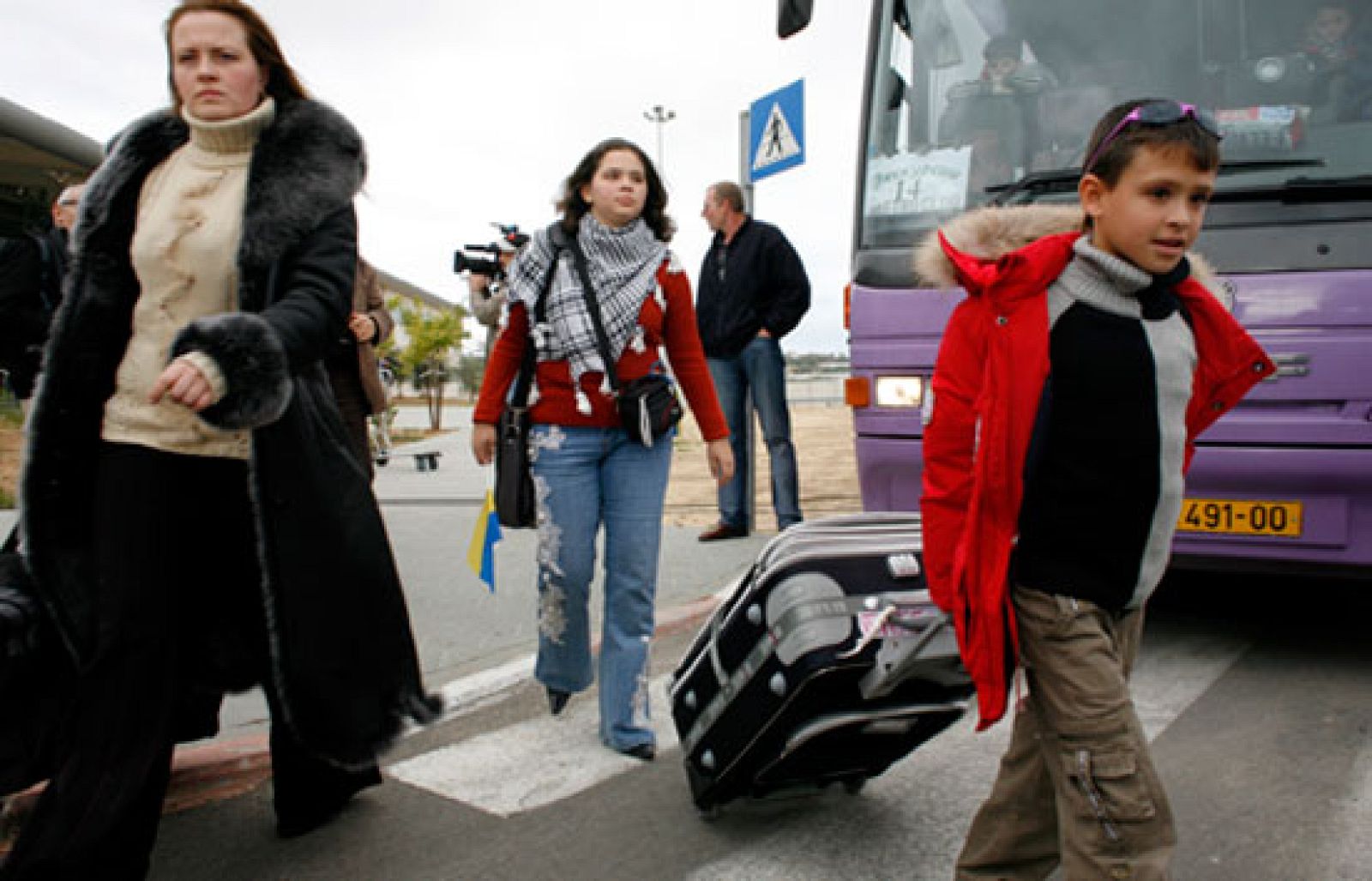 El Ejército de Israel deja salir de Gaza a los extranjeros | Ver