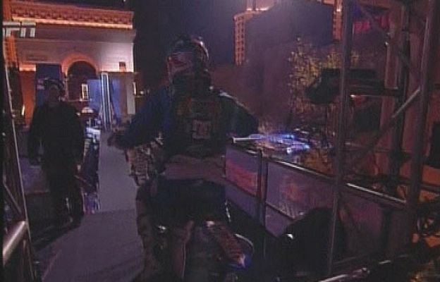  - Sobrevuela el Arco del Triunfo