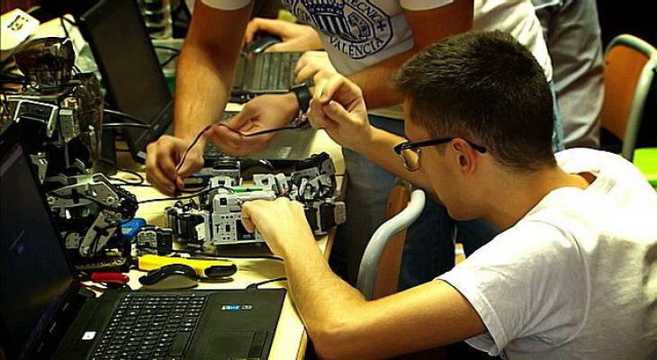 Universo UNED - XXXVII Jornadas de Automática