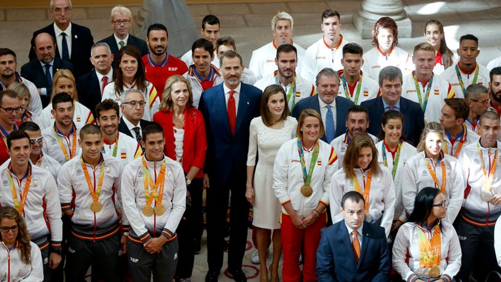Felipe VI recalca el "orgullo" por los deportistas olímpicos y paralímpicos | Ver
