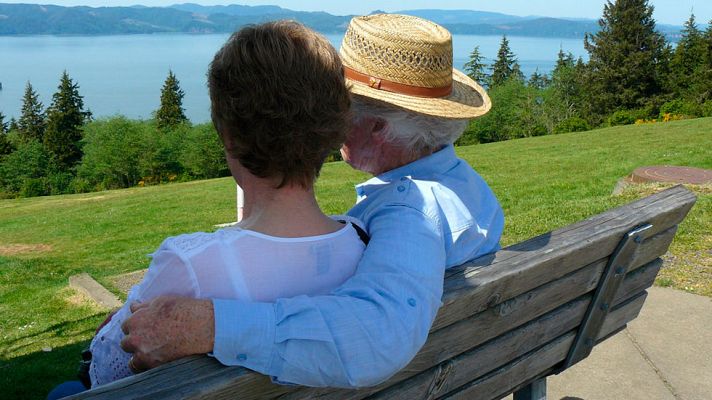 Telediario 1 - En España viven 8 millones de personas mayores de 65 años