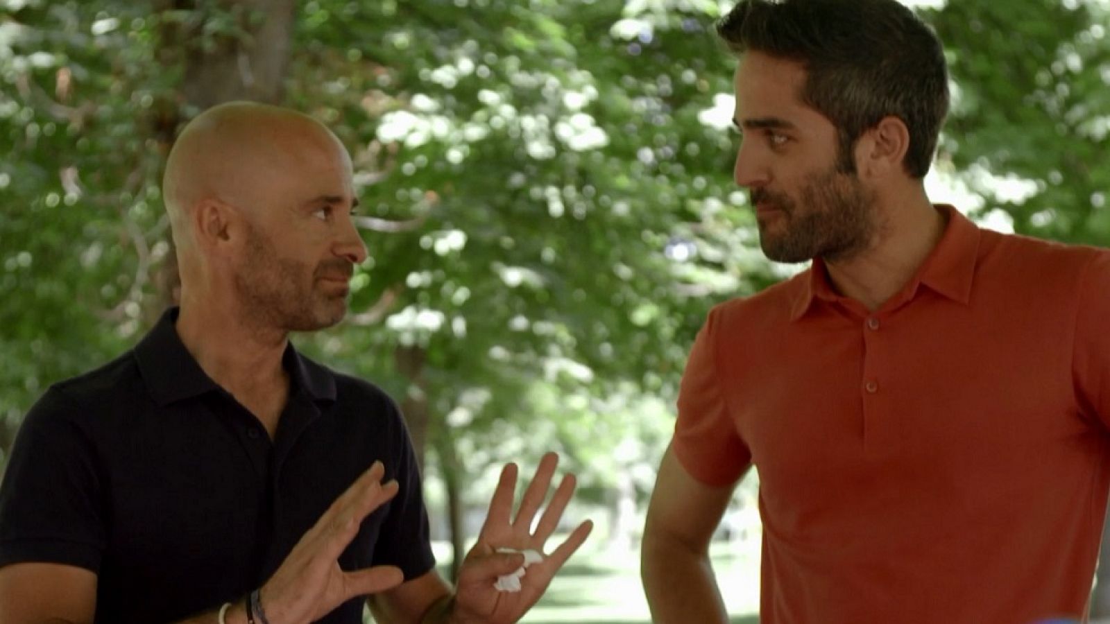 Desafía tu mente - ¿Se atreverá a comer Roberto Leal nuestro brownie de chocolate especial?