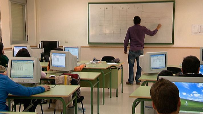 Telediario 1 - La mitad de los españoles no distingue el IPC del PIB, según un estudio del Instituto Aviva