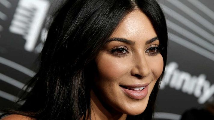 Telediario 1 - Kim Kardashian sufre un robo en París por valor de varios millones de dólares