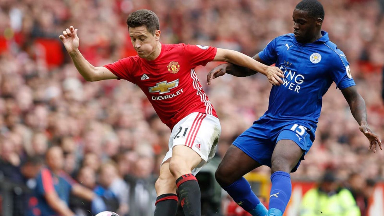 El centrocampista del Manchester United Ander Herera se ha incorporado a la concentración de la selección española, tras ser llamado por Julen Lopetegui.