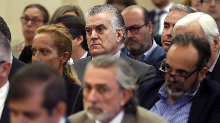 Telediario 1 - Empieza el juicio por la "Época I" de 'Gürtel' con Bárcenas y Correa en el banquillo