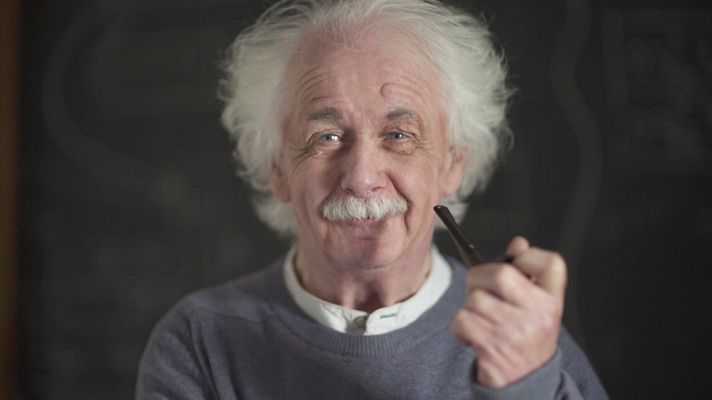 Documenta2 - Inside Einstein's mind - Avance