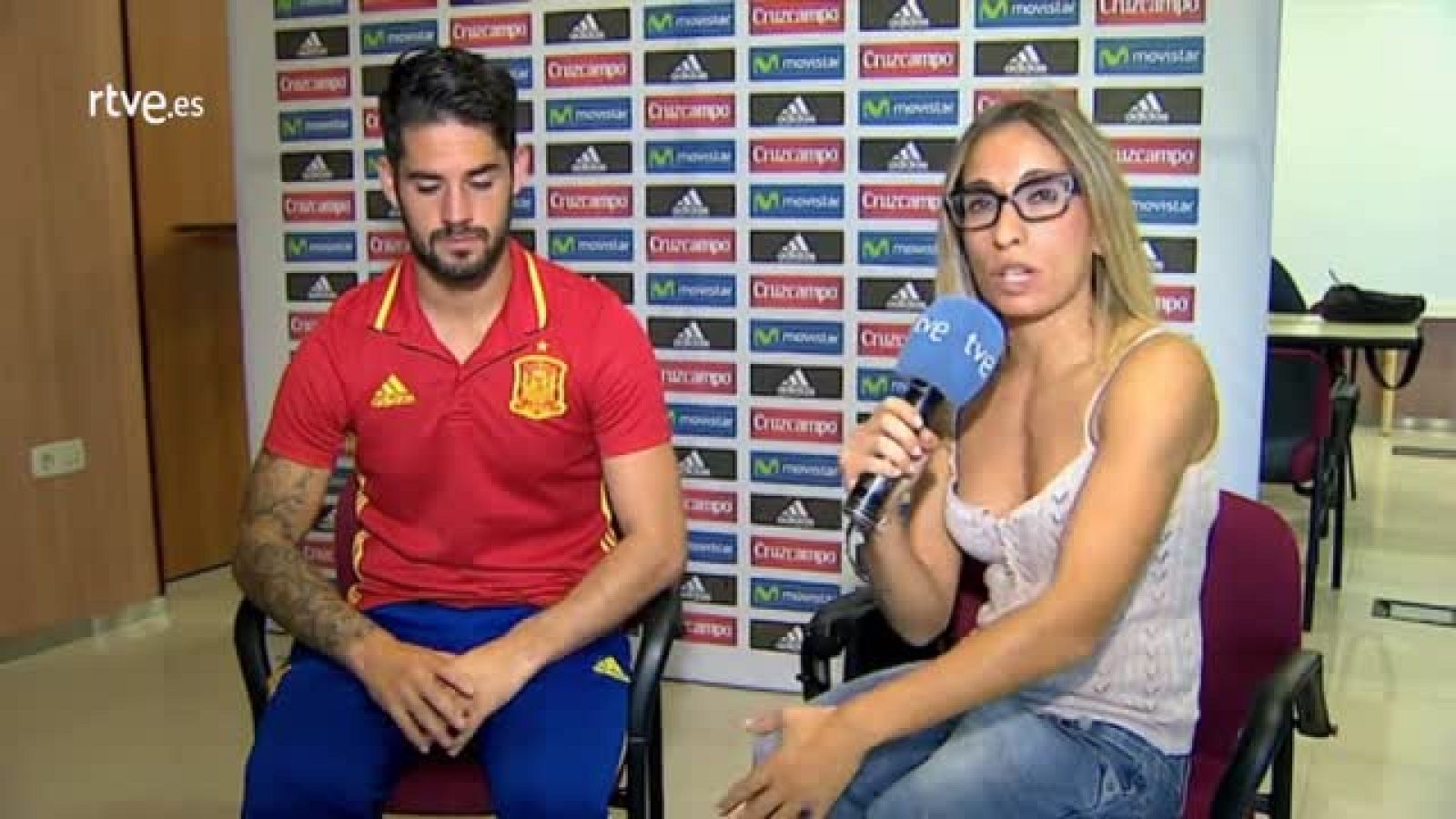 El centrocampista malagueño analiza para TVE el momento por el que atraviesa después de ser convocado por la selección española a pesar de no disponer de todos los minutos que le gustaría en el Real Madrid.