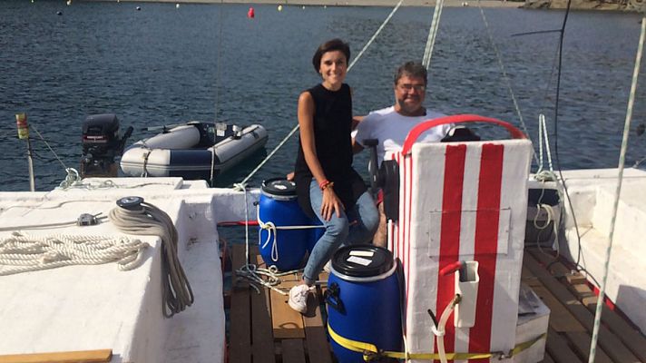 España Directo - El catamarán de Pepe ¡ya surca las aguas!