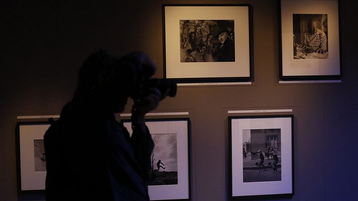 Telediario 1 - Doisneau estará en Madrid hasta enero con "La belleza de lo cotidiano"