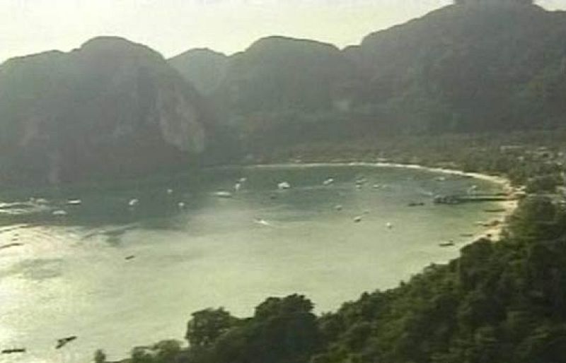 Dos terremotos sacuden Indonesia en tres horas | Ver