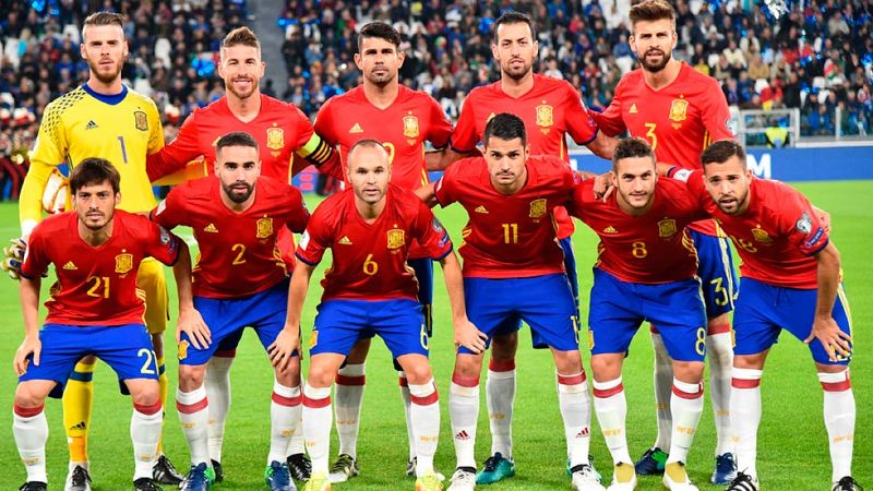 Jugadores italianos y afición aplaudieron al himno español tras ser silbado | Ver