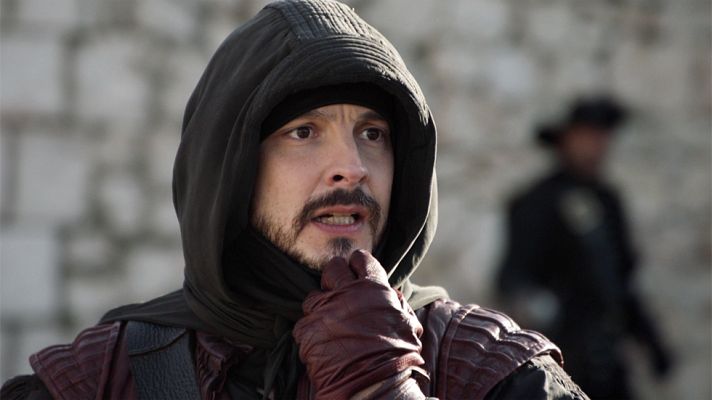 Águila Roja - El héroe se ve obligado a rendirse