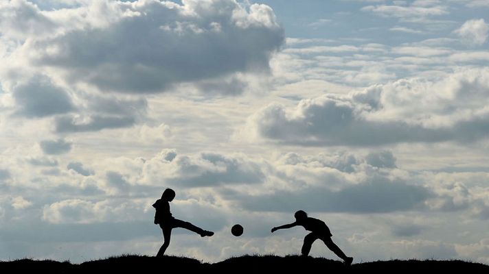 El tiempo - Chubascos o tormentas fuertes en Baleares, y temperaturas con pocos cambios