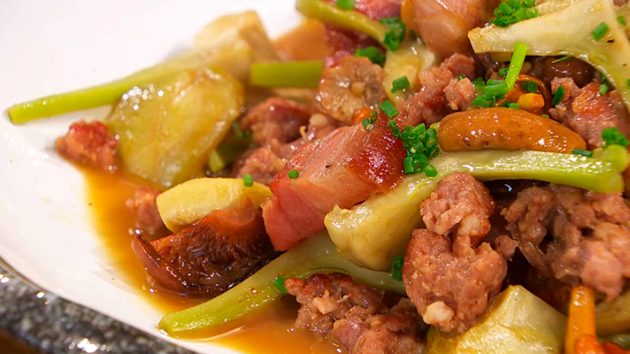 RTVE Cocina - Receta de Cazuelitas de setas, alcachofas y longaniza