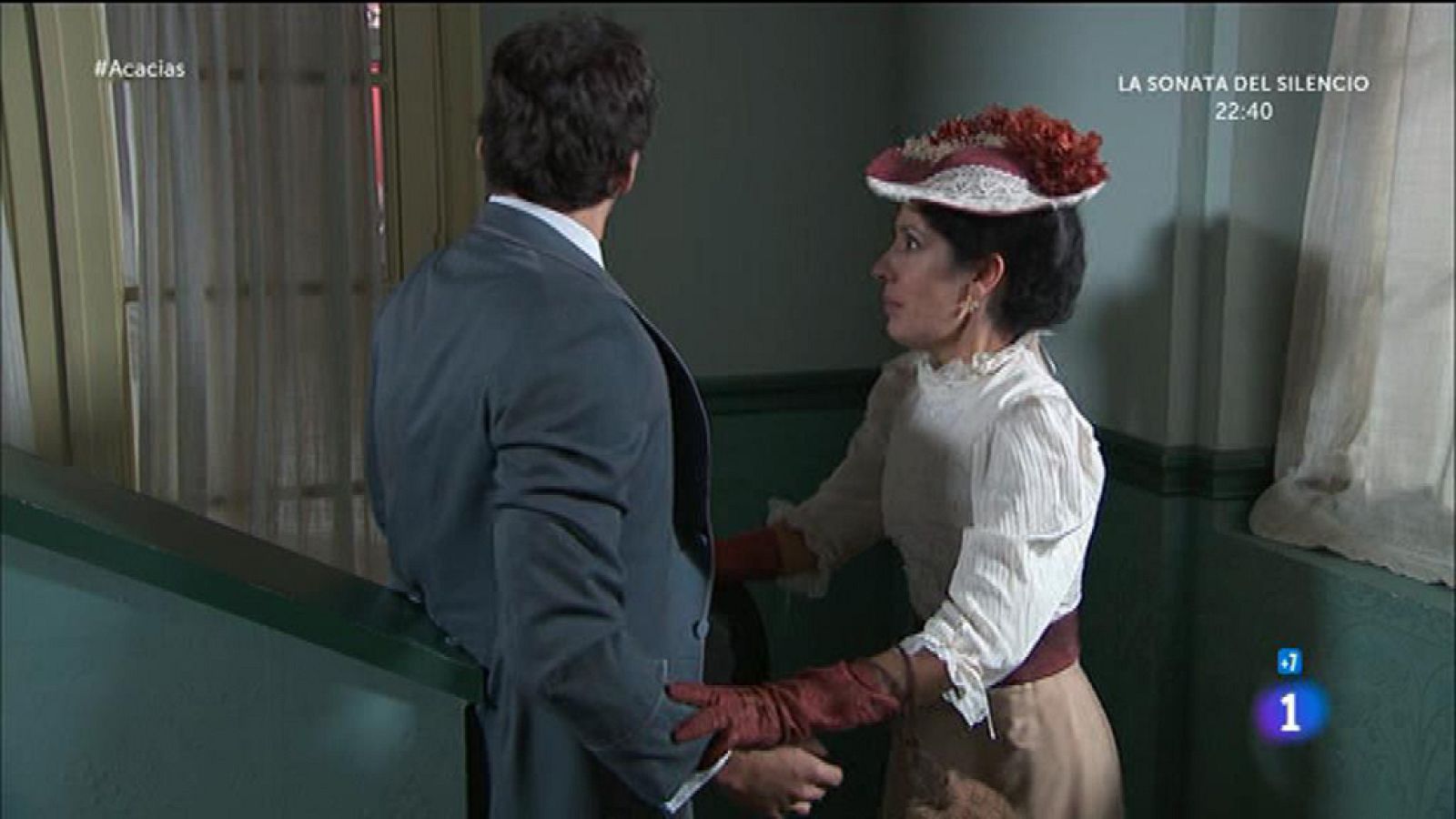 Leonor casi pilla a su madre y Liberto dando rienda suelta