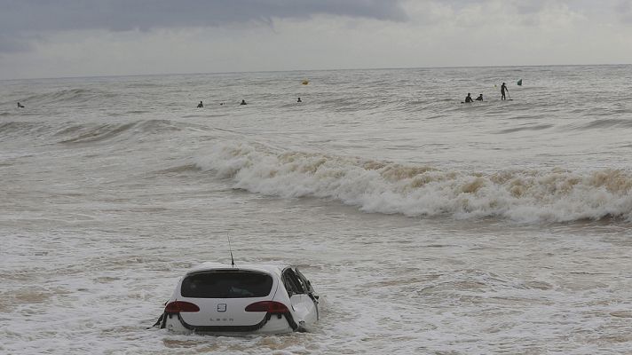 Telediario 1 - Muere un hombre que fue arrastrado por el agua en Vilassar de Mar