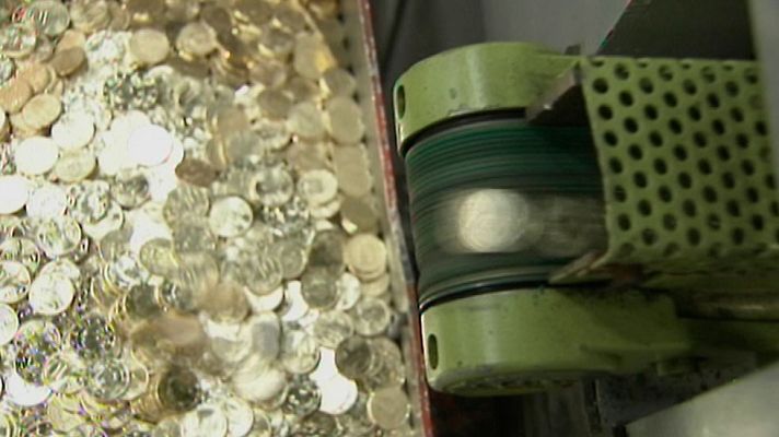 Telediario 1 - El Gobierno aprueba la remisión del plan presupuestario para 2017 que exige Bruselas