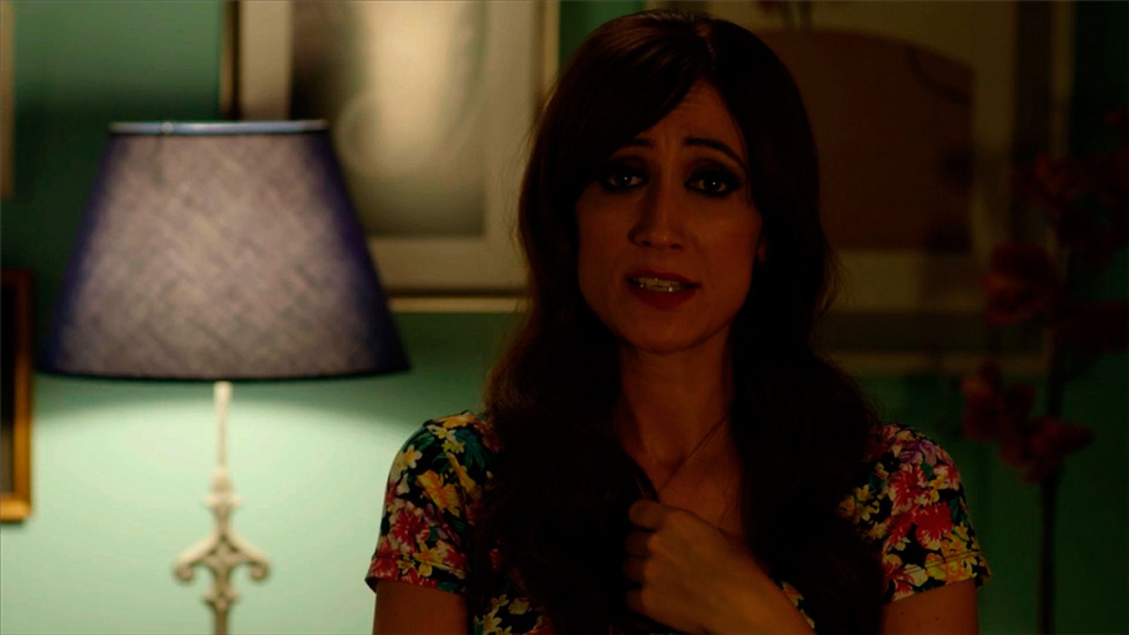 Olmos y Robles - Cata, angustiada por la desaparición de Arrea: "En este pueblo no gana una para sustos"