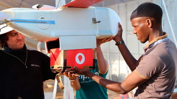 Informativo 24h - Ruanda reparte  sangre y medicamentos con drones
