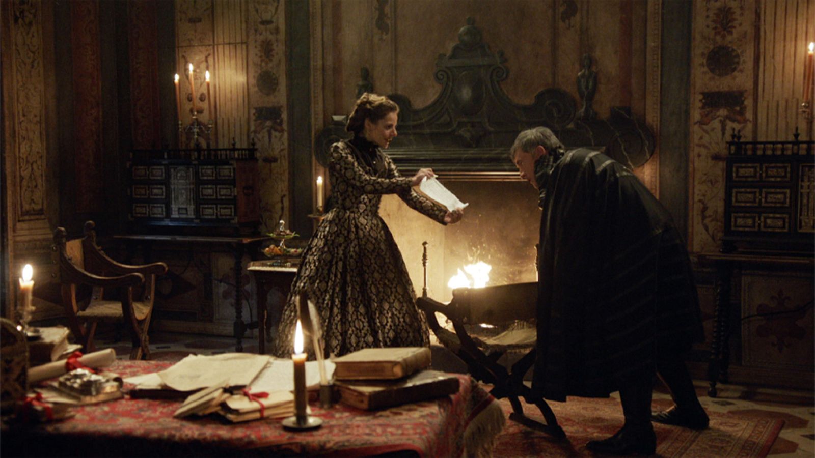 Águila Roja - Lucrecia apuñala a Hernán en el cuello