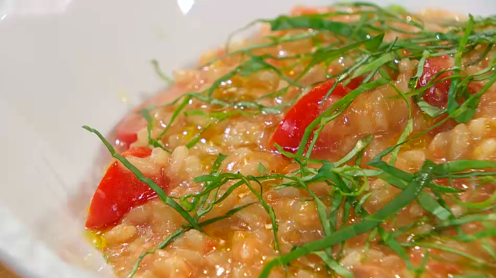 RTVE Cocina - Risotto de tomate con salmón ahumado