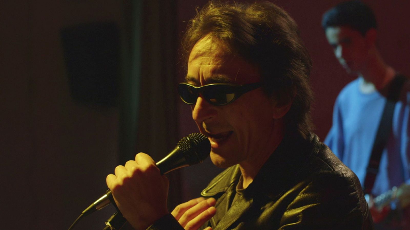 Jonás Trueba dirige el videoclip de 'Arcadia en flor', canción original de 'La reconquista' | Ver