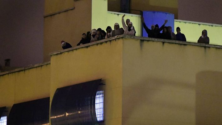 Los desayunos - Un portavoz policial señala que la situación en el CIE de Aluche no se puede calificar de "motin"