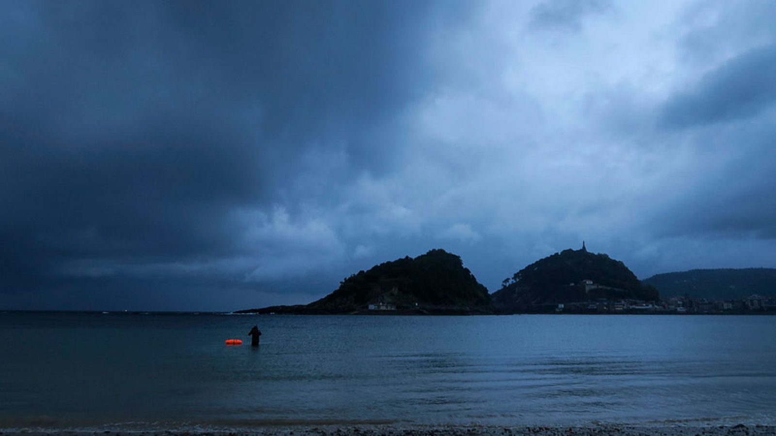 Chubascos fuertes y descenso de temperaturas en Baleares