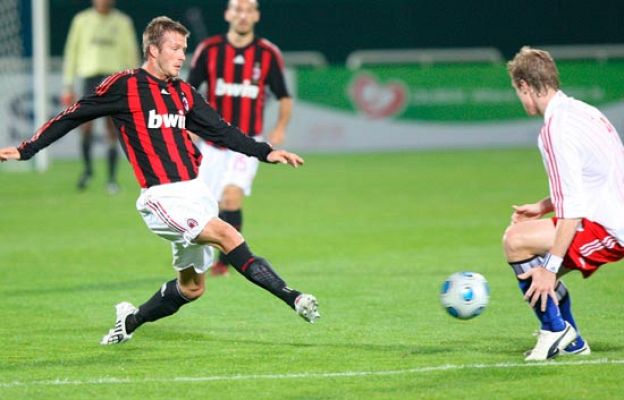  - Beckham debuta con el Milán