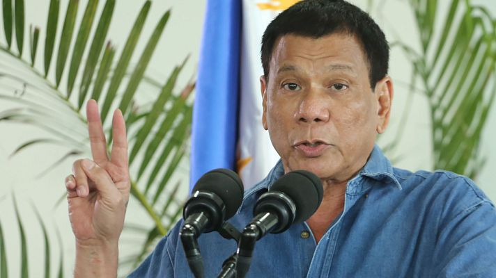 Telediario 1 - Duterte anuncia la "separación" económica de Washington y EE.UU. lo desmiente