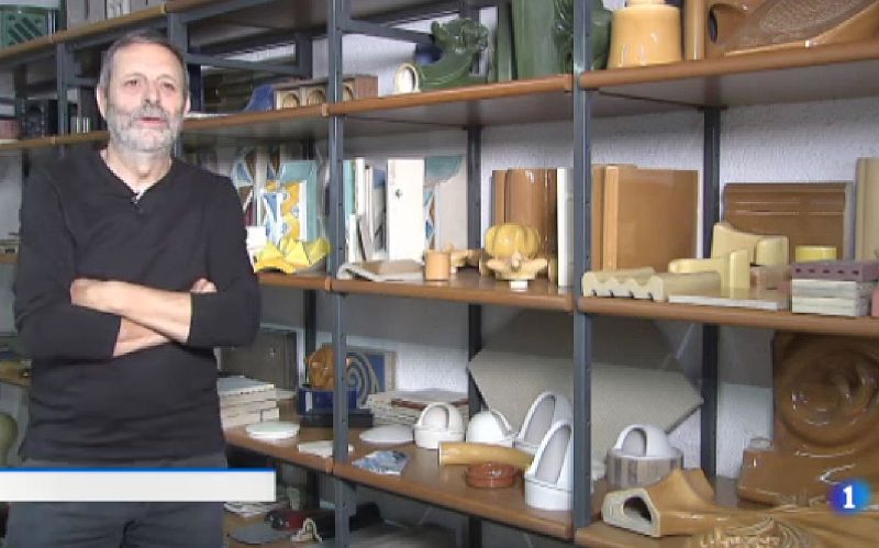 El cermista de Granollers Toni Comella fa el revestiment del Museu d'art i arquitectura i tecnologia de Lisboa